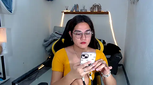 MarieLoveGlamorous online show from 02/08/25, 10:39