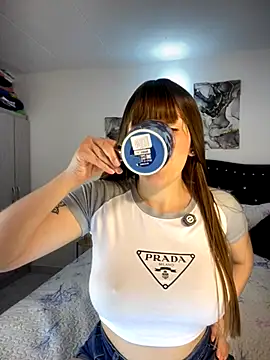 Snapshot of carolina16love chatting on 11/17/25, 09:53 carolina16love online show from 11/17/25, 09:53