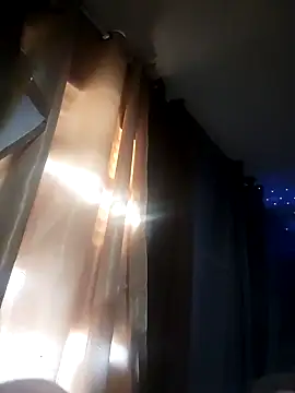 Snapshot of BreakBread974 chatting on 02/08/25, 02:49 BreakBread974 online show from 02/08/25, 02:49