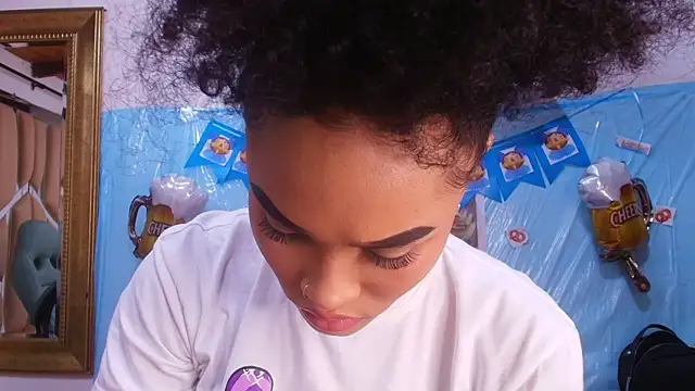 Snapshot of naia_blessed chatting on 09/25/25, 07:17 naia blessed online show from 09/25/25, 07:17