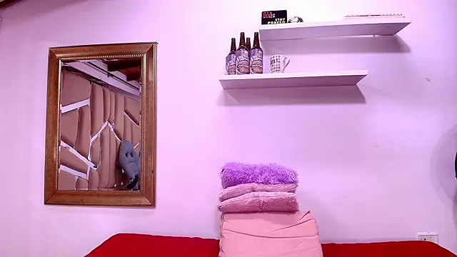 Snapshot of naia_blessed chatting on 09/29/25, 07:19 naia blessed online show from 09/29/25, 07:19