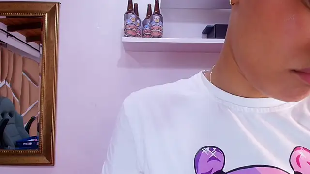 Snapshot of naia_blessed chatting on 10/08/25, 07:33 naia blessed online show from 10/08/25, 07:33