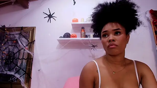 Snapshot of naia_blessed chatting on 10/17/25, 07:16 naia blessed online show from 10/17/25, 07:16