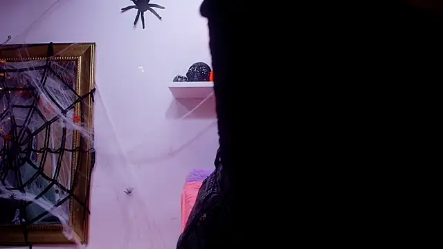 Snapshot of naia_blessed chatting on 10/18/25, 07:14 naia blessed online show from 10/18/25, 07:14