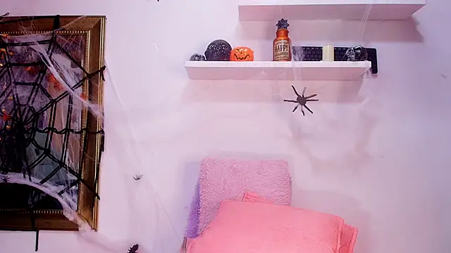 Snapshot of naia_blessed chatting on 10/21/25, 07:14 naia blessed online show from 10/21/25, 07:14