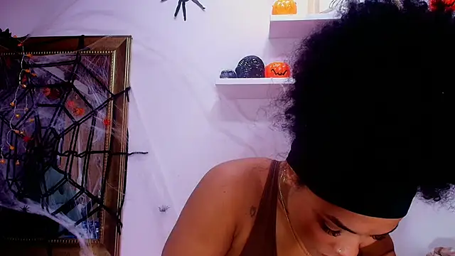 Snapshot of naia_blessed chatting on 10/23/25, 07:12 naia blessed online show from 10/23/25, 07:12