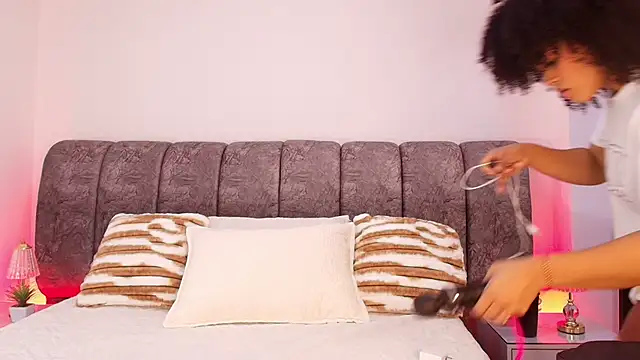 Snapshot of naia_blessed chatting on 11/11/25, 07:14 naia blessed online show from 11/11/25, 07:14