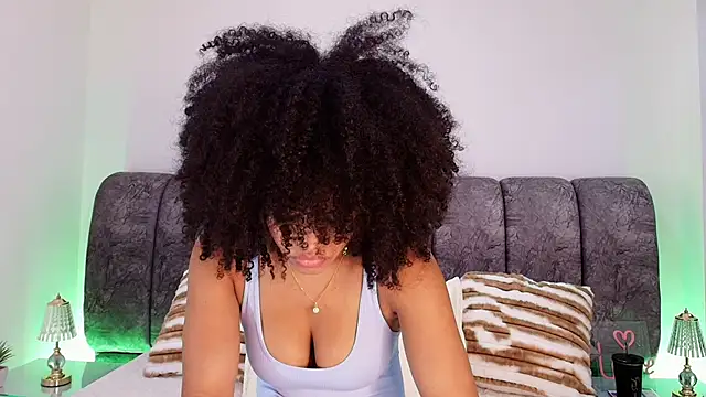 Snapshot of naia_blessed chatting on 11/12/25, 07:13 naia blessed online show from 11/12/25, 07:13