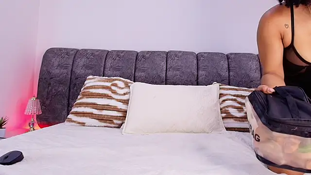 Snapshot of naia_blessed chatting on 11/26/25, 07:15 naia blessed online show from 11/26/25, 07:15