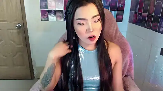 Sweet versatile online show from 02/18/25, 02:27
