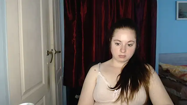 Snapshot of ryhhnnagold99 chatting on 09/13/25, 02:17 ryhhnnagold99 online show from 09/13/25, 02:17