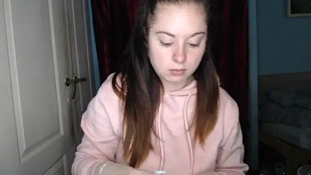 Snapshot of ryhhnnagold99 chatting on 09/30/25, 01:38 ryhhnnagold99 online show from 09/30/25, 01:38