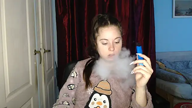 Snapshot of ryhhnnagold99 chatting on 10/03/25, 12:13 ryhhnnagold99 online show from 10/03/25, 12:13