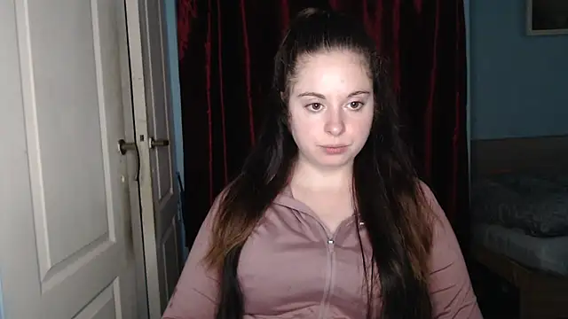 Snapshot of ryhhnnagold99 chatting on 10/06/25, 12:57 ryhhnnagold99 online show from 10/06/25, 12:57