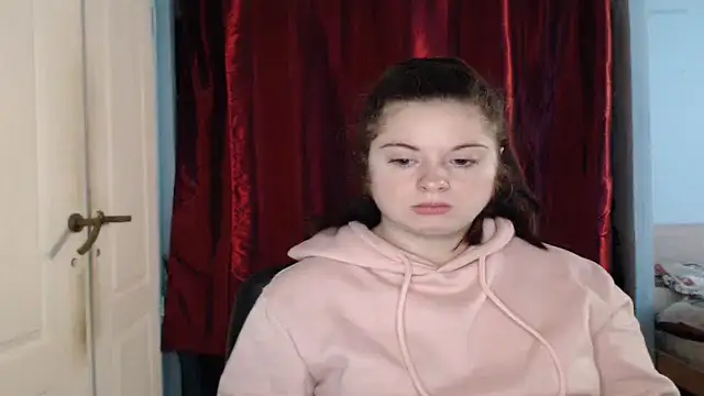 Snapshot of ryhhnnagold99 chatting on 10/19/25, 08:59 ryhhnnagold99 online show from 10/19/25, 08:59