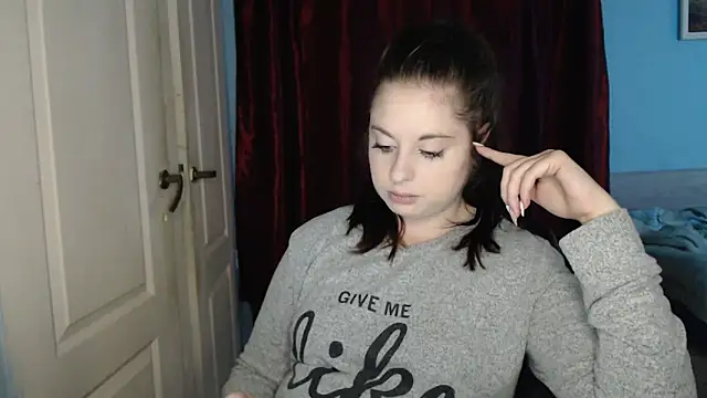 Snapshot of ryhhnnagold99 chatting on 11/04/25, 01:54 ryhhnnagold99 online show from 11/04/25, 01:54