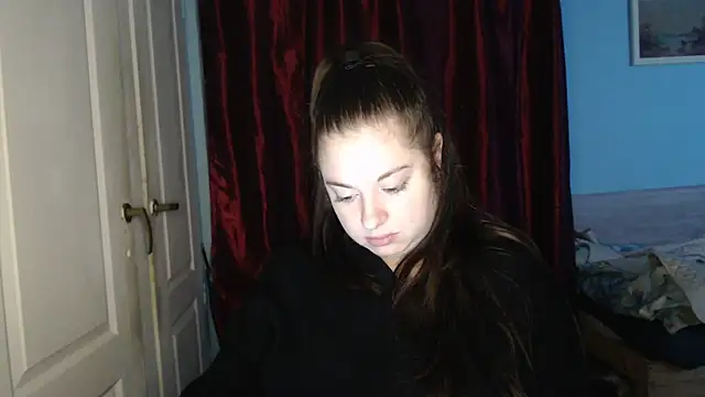 Snapshot of ryhhnnagold99 chatting on 11/21/25, 02:49 ryhhnnagold99 online show from 11/21/25, 02:49