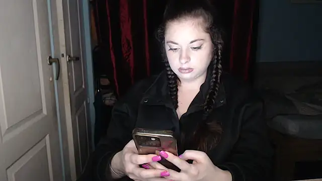 Snapshot of ryhhnnagold99 chatting on 11/29/25, 04:32 ryhhnnagold99 online show from 11/29/25, 04:32