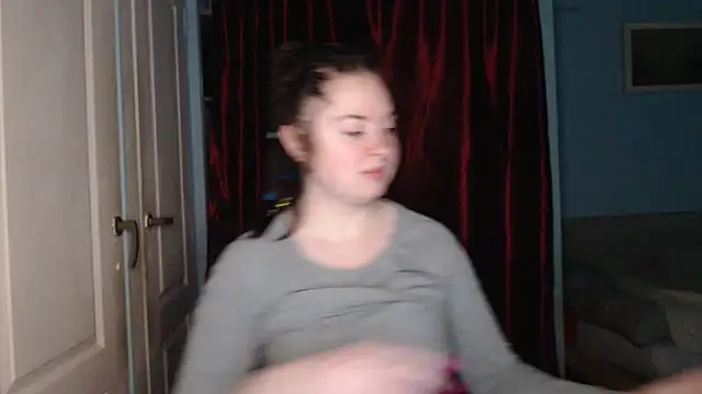 Snapshot of ryhhnnagold99 chatting on 12/14/25, 05:18 ryhhnnagold99 online show from 12/14/25, 05:18