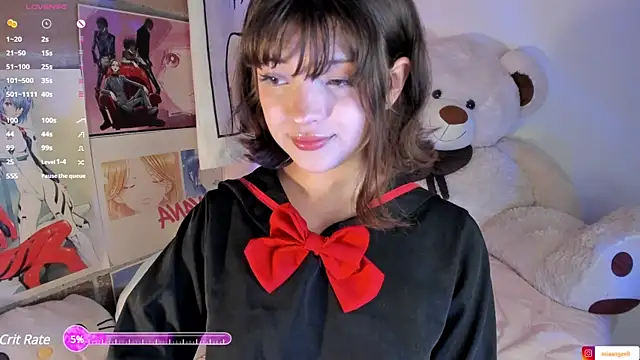 Snapshot of mia_angel_ chatting on 02/13/25, 10:33 mia angel online show from 02/13/25, 10:33