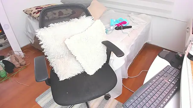 SharonVelvet online show from 12/21/24, 06:34