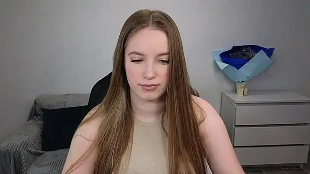 EvaMaddison online show from 12/17/24, 05:18