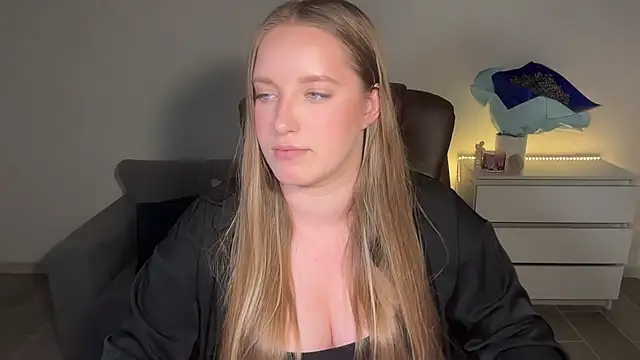 EvaMaddison online show from 07/25/26, 08:06