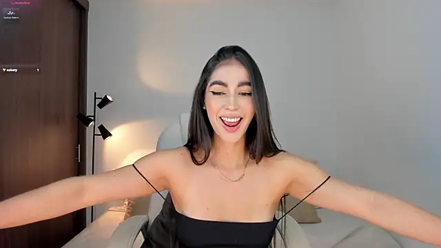 RebeccaBaxter online show from 10/05/25, 10:40