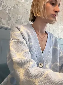 Feral berry 8133 online show from 02/12/25, 07:13