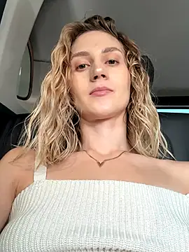 Snapshot of Feral_berry_8133 chatting on 09/18/25, 07:32 Feral berry 8133 online show from 09/18/25, 07:32