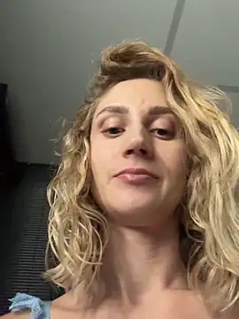 Snapshot of Feral_berry_8133 chatting on 09/29/25, 07:51 Feral berry 8133 online show from 09/29/25, 07:51