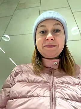 BrookeEvans online show from 09/28/25, 06:57