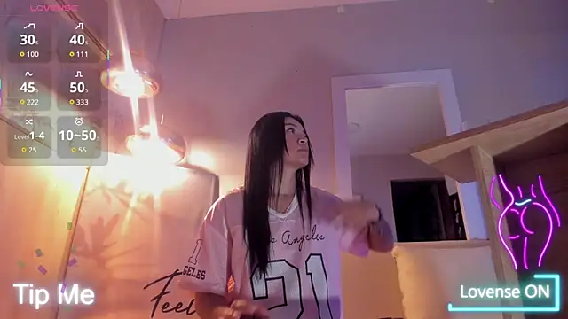 Snapshot of bonie_lov chatting on 12/01/25, 10:48 bonie lov online show from 12/01/25, 10:48