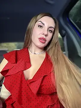 Snapshot of Kalli_Fornia chatting on 10/11/25, 08:35 Kalli Fornia online show from 10/11/25, 08:35