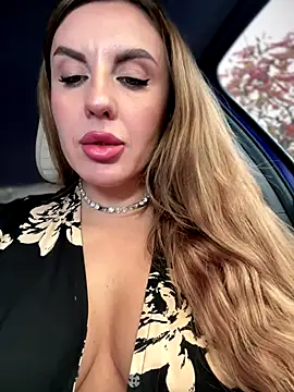 Snapshot of Kalli_Fornia chatting on 10/16/25, 08:26 Kalli Fornia online show from 10/16/25, 08:26