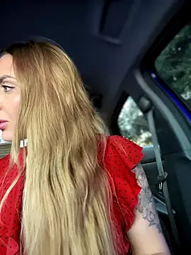 Snapshot of Kalli_Fornia chatting on 11/14/25, 08:46 Kalli Fornia online show from 11/14/25, 08:46