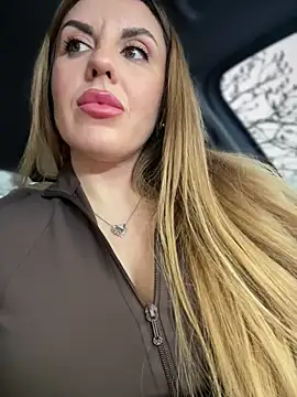 Snapshot of Kalli_Fornia chatting on 11/29/25, 09:23 Kalli Fornia online show from 11/29/25, 09:23