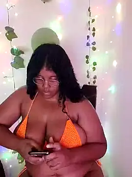 Snapshot of Lilyth__Brown chatting on 01/11/25, 05:20 Lilyth Brown online show from 01/11/25, 05:20
