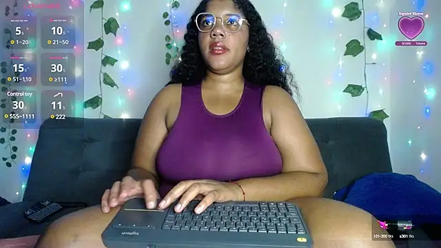 Snapshot of Lilyth__Brown chatting on 02/13/25, 01:40 Lilyth Brown online show from 02/13/25, 01:40