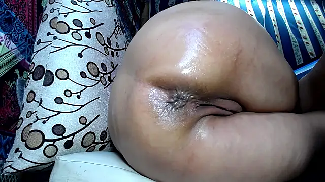 Snapshot of Vanessasweet2304 chatting on 12/16/25, 11:54 Vanessasweet2304 online show from 12/16/25, 11:54