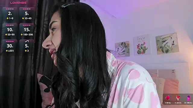 Snapshot of annadu011 chatting on 11/21/25, 01:43 annadu011 online show from 11/21/25, 01:43