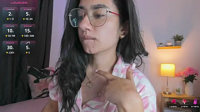 Snapshot of annadu011 chatting on 11/22/25, 02:21 annadu011 online show from 11/22/25, 02:21