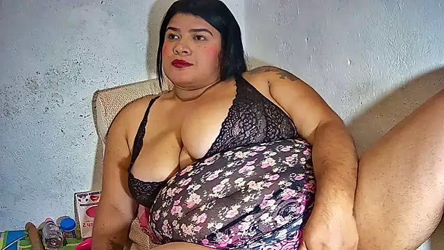 Snapshot of curvy_sex chatting on 10/02/25, 04:19 curvy sex online show from 10/02/25, 04:19