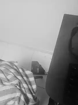 Snapshot of walaber chatting on 02/23/25, 06:23 walaber online show from 02/23/25, 06:23