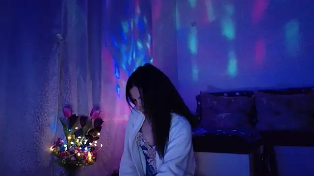 Snapshot of ElysaSun chatting on 02/14/25, 12:19 ElysaSun online show from 02/14/25, 12:19