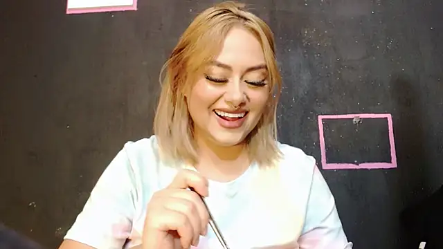 Snapshot of valery_mew chatting on 02/02/25, 09:13 valery mew online show from 02/02/25, 09:13