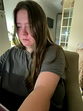 remirann  online show from 10/13/25, 08:42