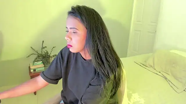 rosaaliiaa1 online show from 10/31/25, 04:19