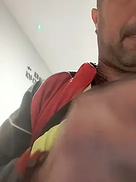 Snapshot of juandi21cm chatting on 12/15/25, 10:30 juandi21cm online show from 12/15/25, 10:30