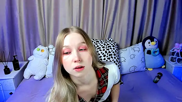 LilyStarlight online show from 12/19/24, 03:18